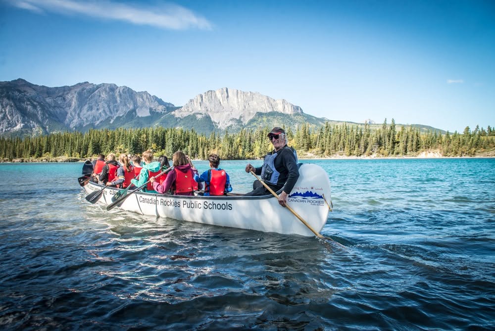 activites canoe canadian rockies